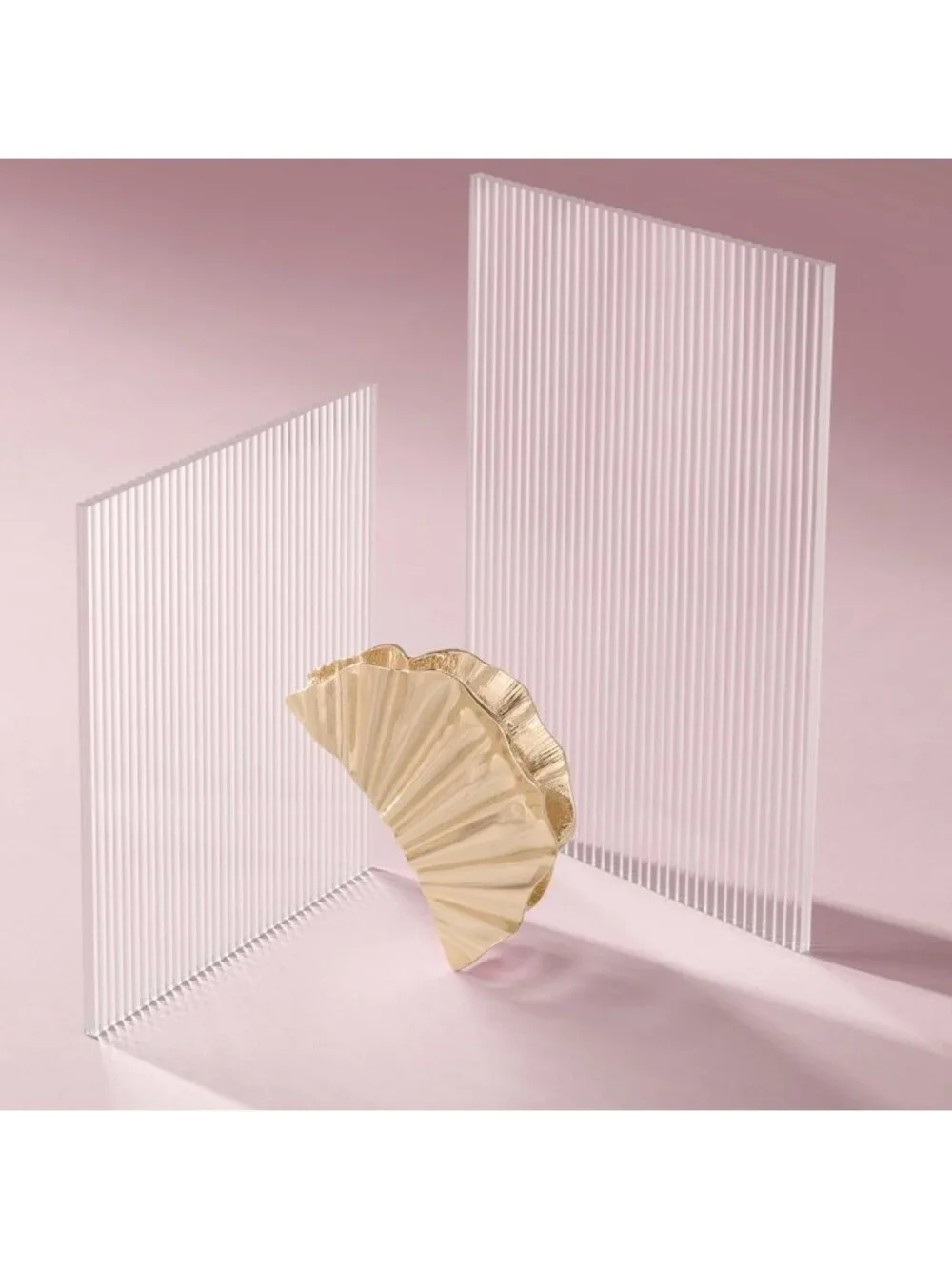 Elegant Gold Claw Clip for Women | Non-Slip Grip Hair Accessory for All Styles
